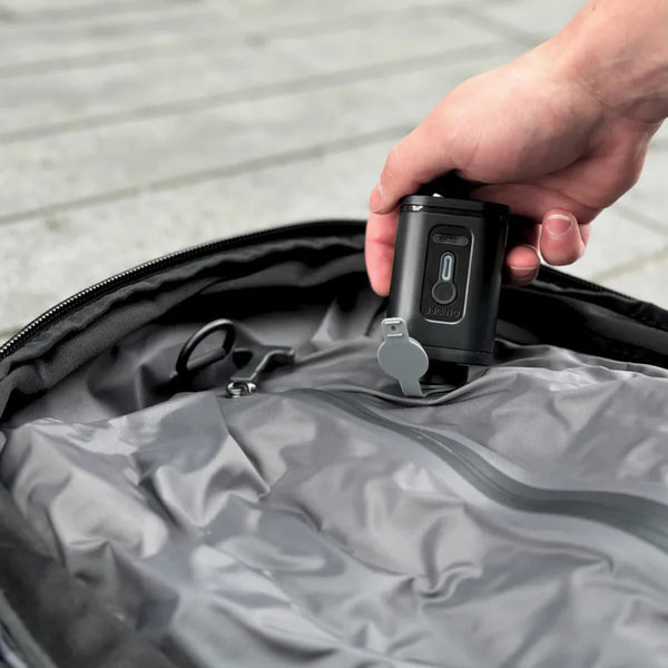 Le Sac qui Voyage à ta Place. Sans Soute. Sans Limite