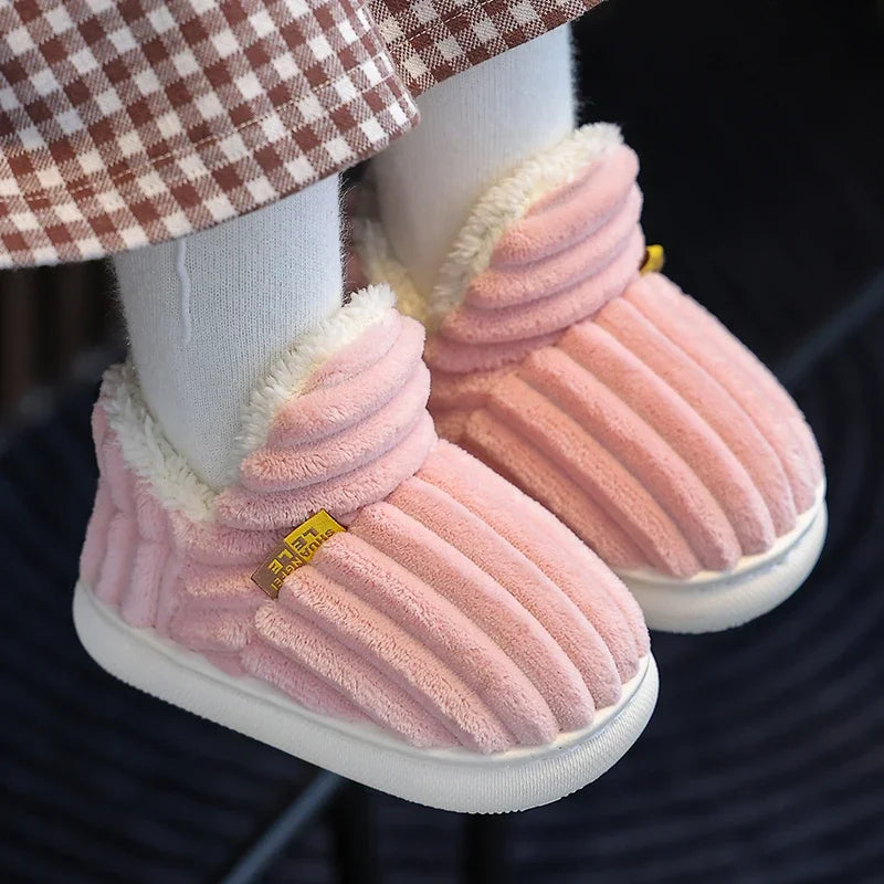 Chaussons Chauds en Peluche pour Enfants - Hiver, Style et Confort