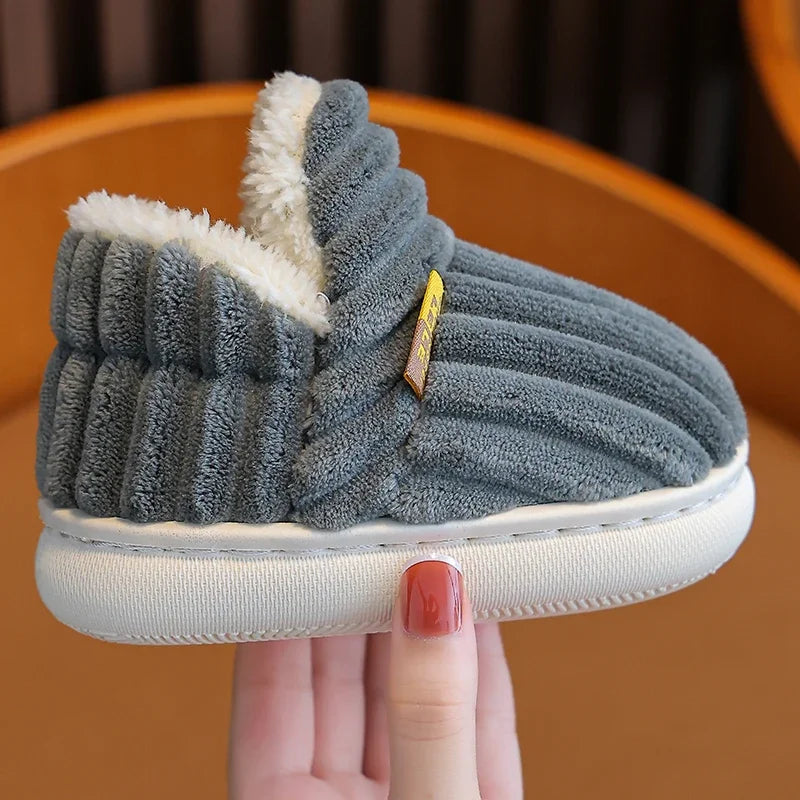 Chaussons Chauds en Peluche pour Enfants - Hiver, Style et Confort