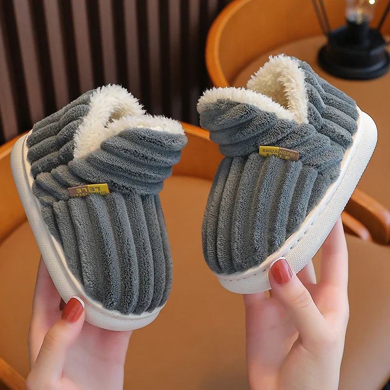 Chaussons Chauds en Peluche pour Enfants - Hiver, Style et Confort