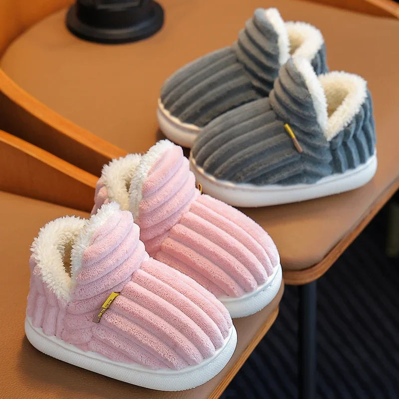 Chaussons Chauds en Peluche pour Enfants - Hiver, Style et Confort