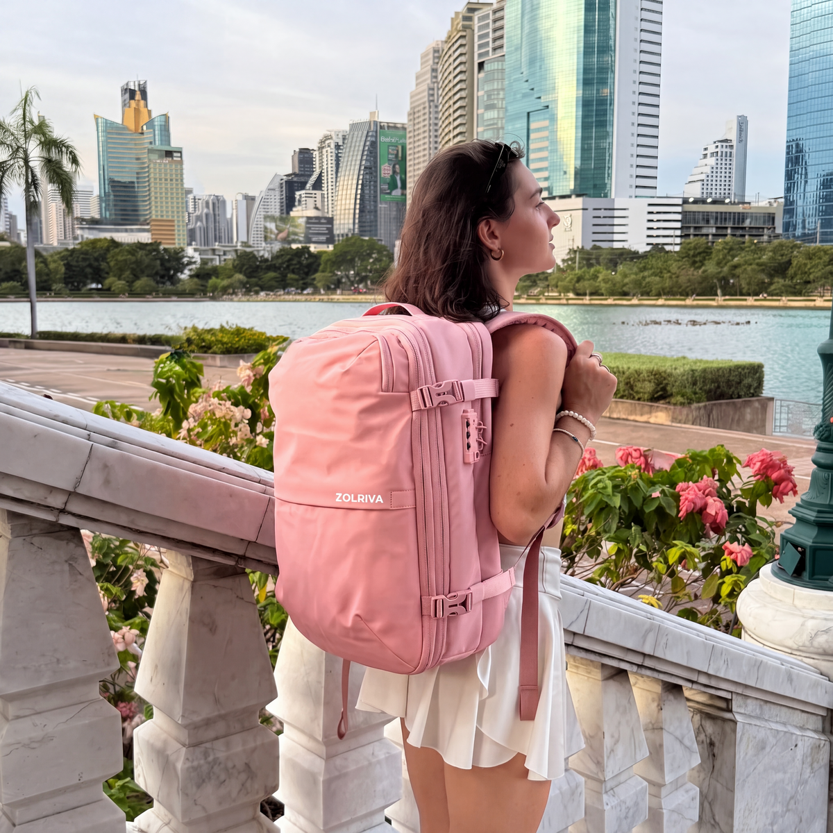 Le Sac qui Voyage à ta Place. Sans Soute. Sans Limite